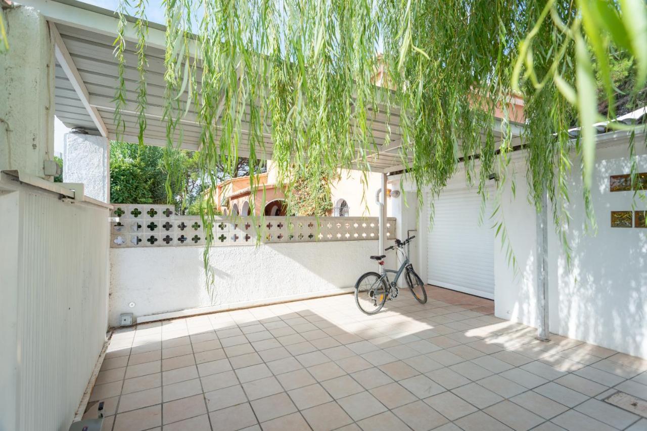 Villa Requesens On Canal Empuriabrava Exterior foto