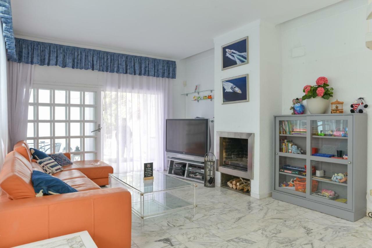 Villa Requesens On Canal Empuriabrava Exterior foto