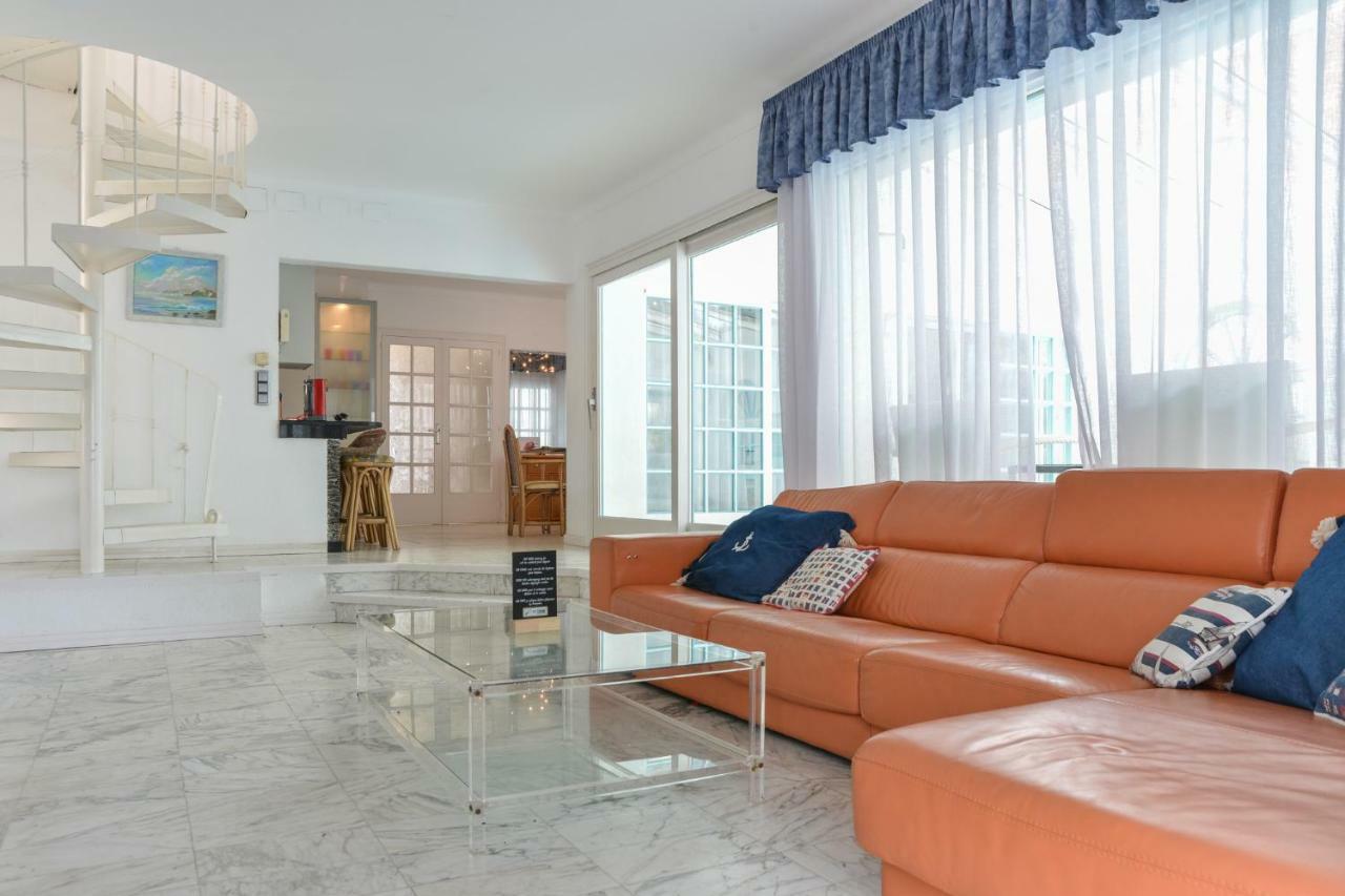 Villa Requesens On Canal Empuriabrava Exterior foto