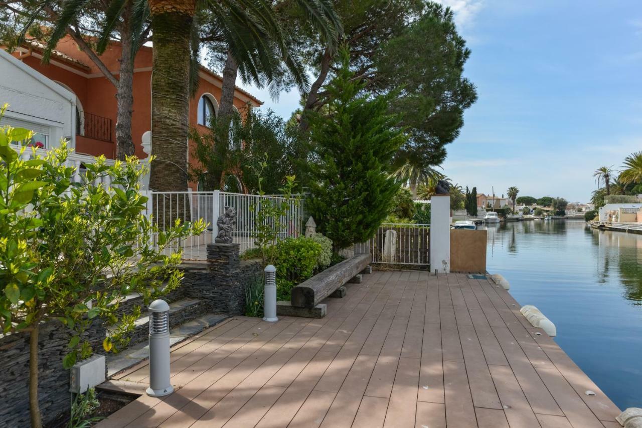 Villa Requesens On Canal Empuriabrava Exterior foto